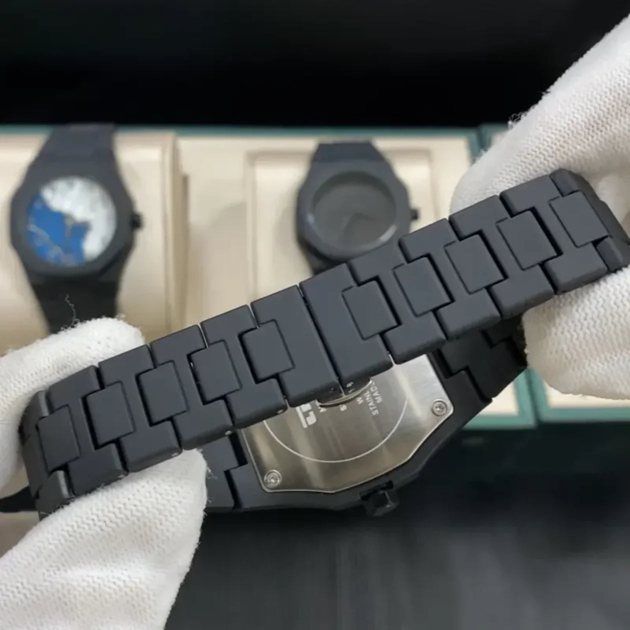 Arabic aura watch